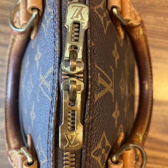 Sale! Authentic Louis Vuitton Alma Bag! - Picture 12 of 12